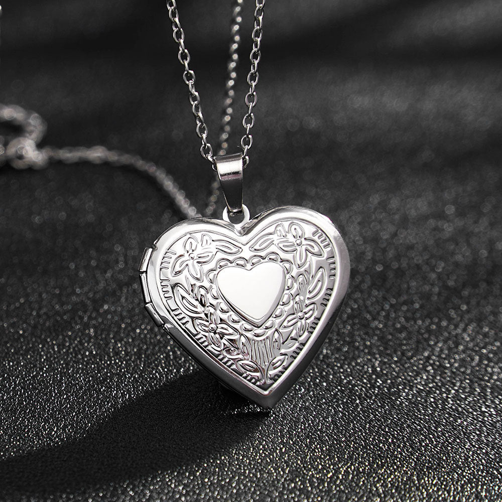 Women Photo Locket Necklace