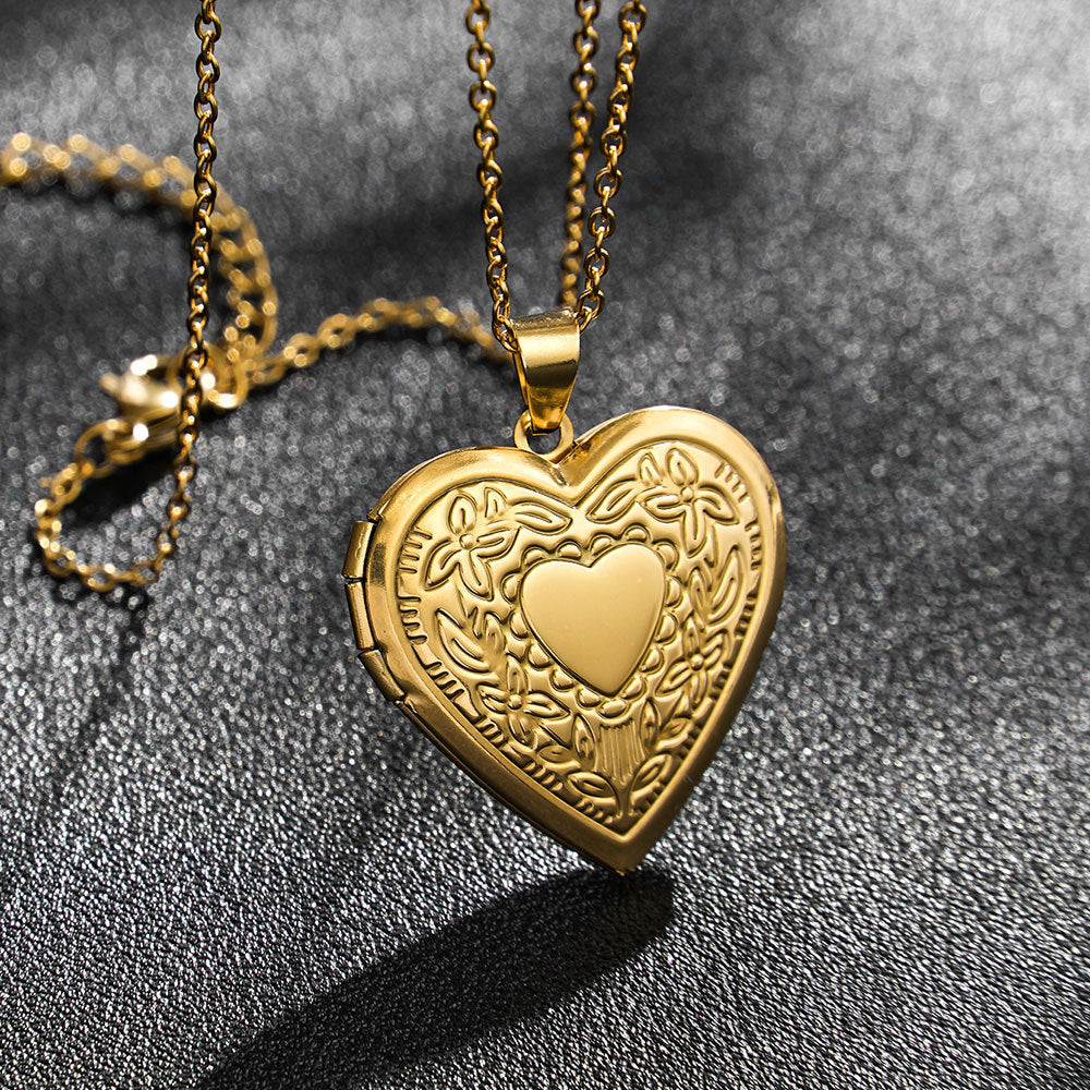Women Photo Locket Necklace