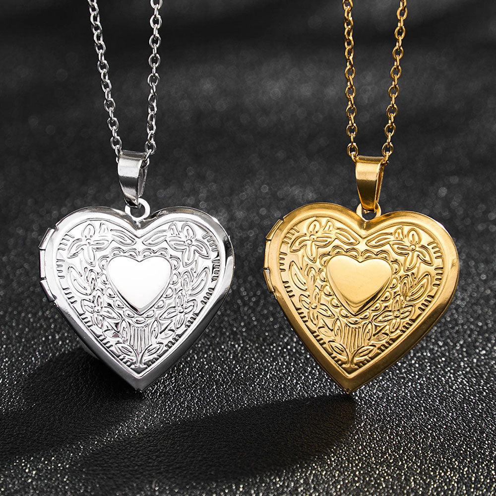 Women Photo Locket Necklace