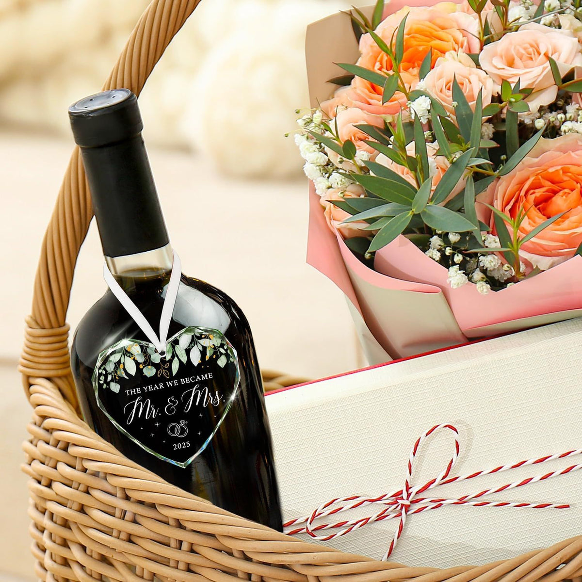 Heart shaped glass keepsake charm decor for wine bottle, wedding gift hamper decorative accessory for married couples