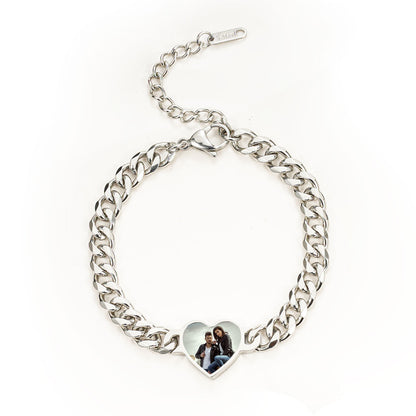 Adjustable silver stainless steel bracelet with heart-shaped thermochromic custom photo pendant
